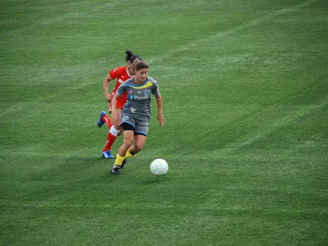 Combing duties with the Houston Dash, Nigeria's national soccer team, and cancer research, Alozie...