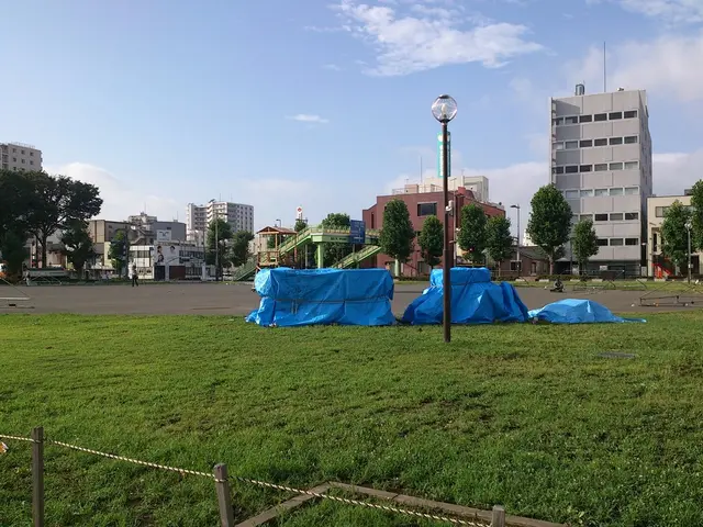 Interpreting the Tarot Card: King of Pentacles in Divination